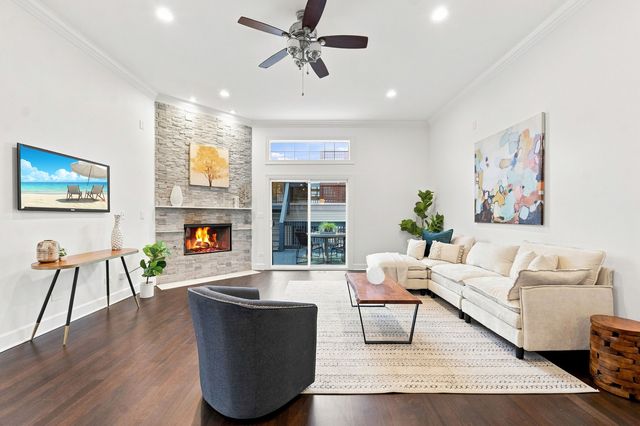 4106 N Saint Louis Avenue, Chicago, IL 60618