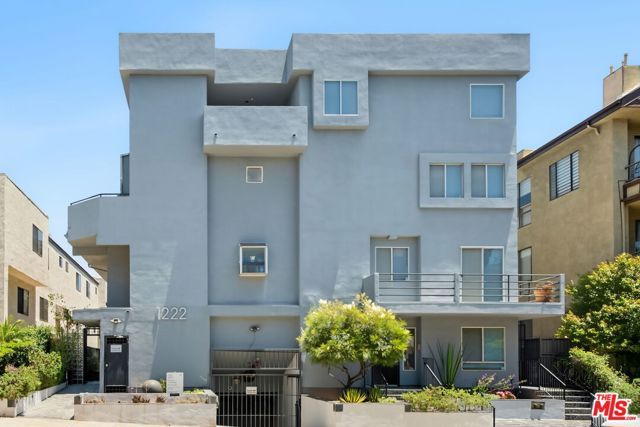 1222 N Kings Road 8, West Hollywood, CA 90069