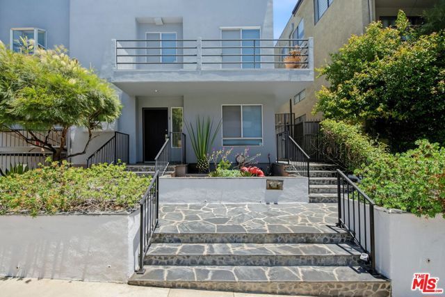 1222 N Kings Road 8, West Hollywood, CA 90069