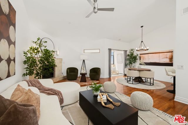 1222 N Kings Road 8, West Hollywood, CA 90069