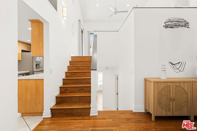 1222 N Kings Road 8, West Hollywood, CA 90069