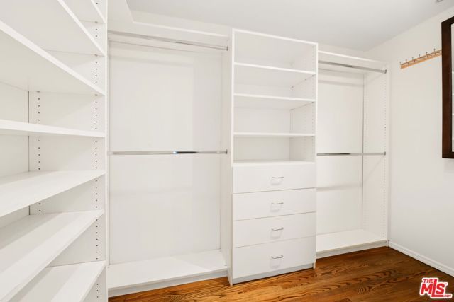 1222 N Kings Road 8, West Hollywood, CA 90069