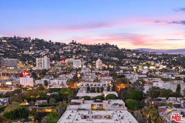 1222 N Kings Road 8, West Hollywood, CA 90069