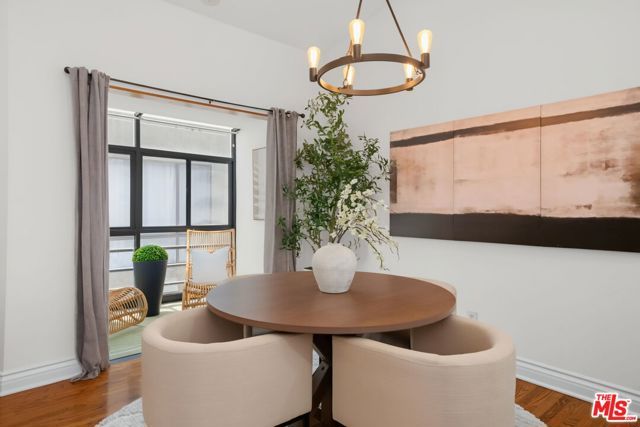 1222 N Kings Road 8, West Hollywood, CA 90069
