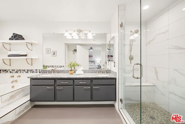 1222 N Kings Road 8, West Hollywood, CA 90069
