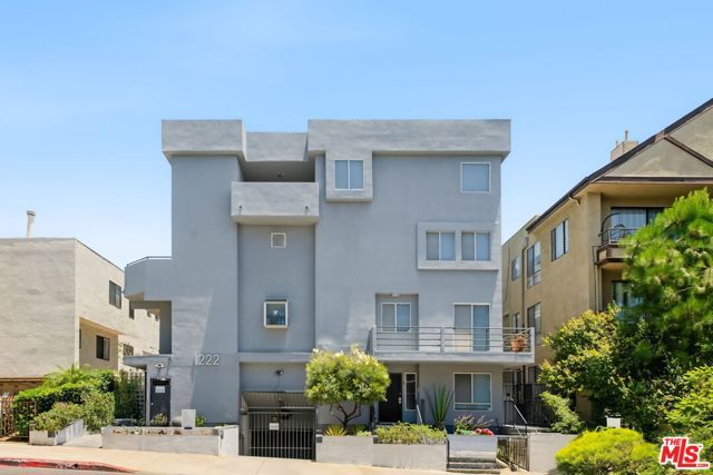 1222 N Kings Road 8, West Hollywood, CA 90069