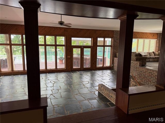 18994 Country Club Lane, Carlinville, IL 62626