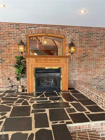 18994 Country Club Lane, Carlinville, IL 62626