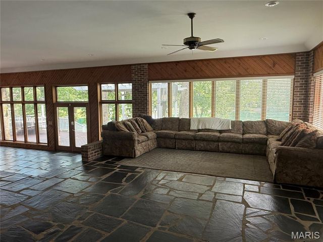 18994 Country Club Lane, Carlinville, IL 62626