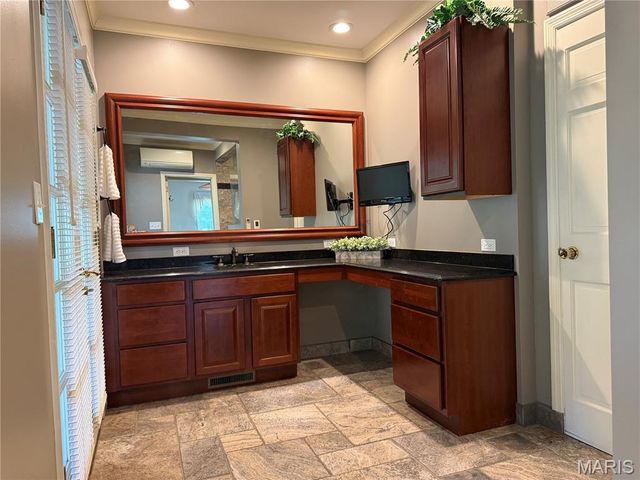 18994 Country Club Lane, Carlinville, IL 62626