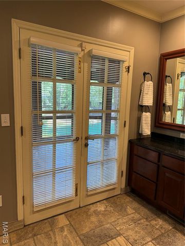 18994 Country Club Lane, Carlinville, IL 62626