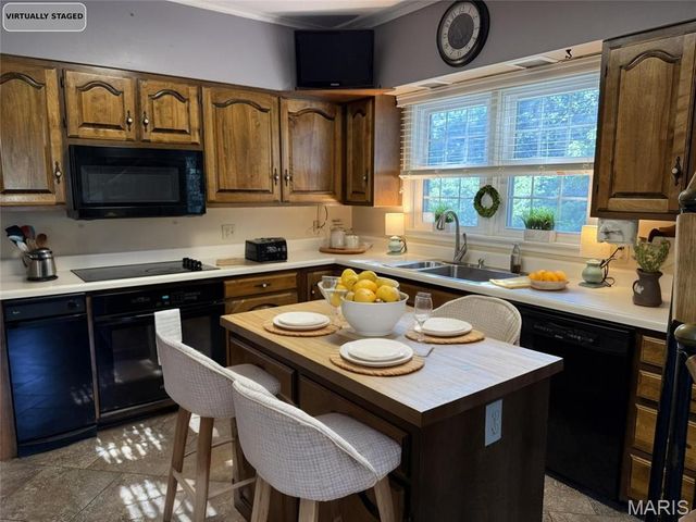 18994 Country Club Lane, Carlinville, IL 62626