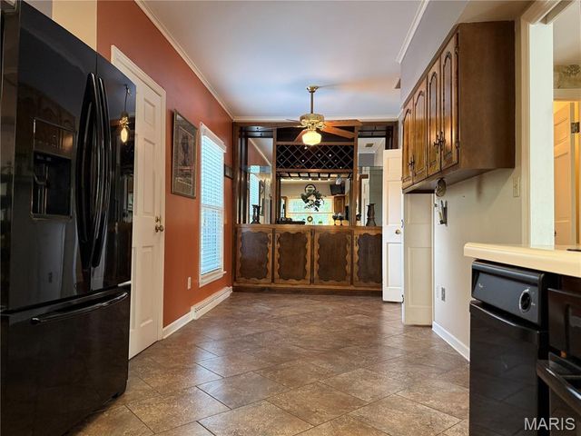 18994 Country Club Lane, Carlinville, IL 62626