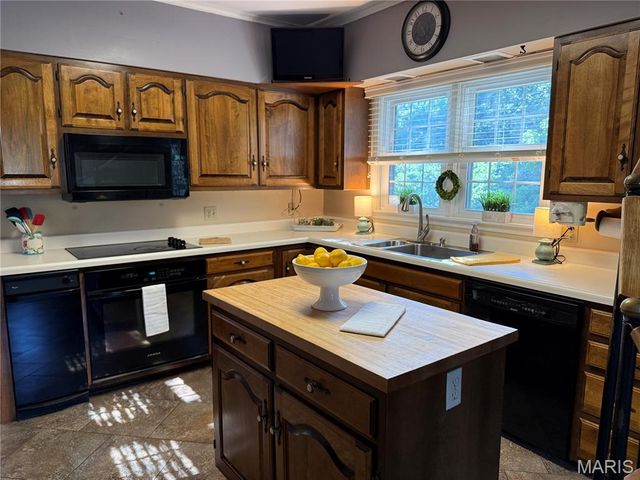 18994 Country Club Lane, Carlinville, IL 62626