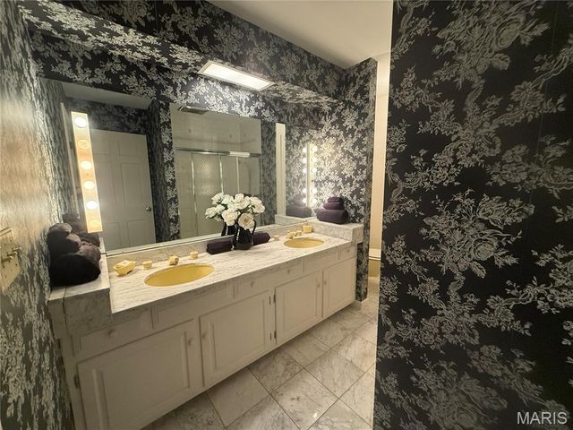 18994 Country Club Lane, Carlinville, IL 62626