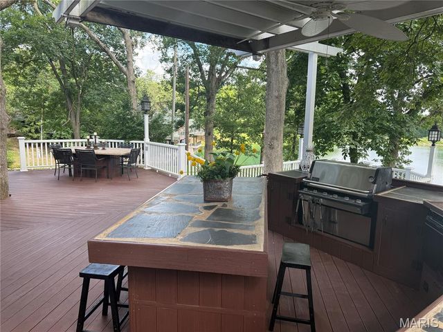 18994 Country Club Lane, Carlinville, IL 62626