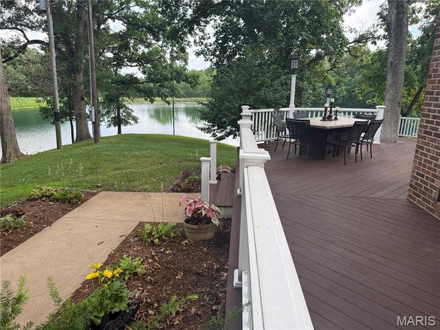 18994 Country Club Lane, Carlinville, IL 62626