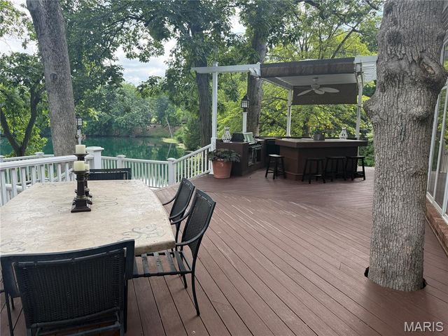 18994 Country Club Lane, Carlinville, IL 62626