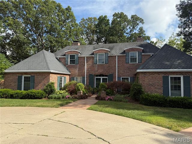 18994 Country Club Lane, Carlinville, IL 62626