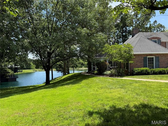 18994 Country Club Lane, Carlinville, IL 62626