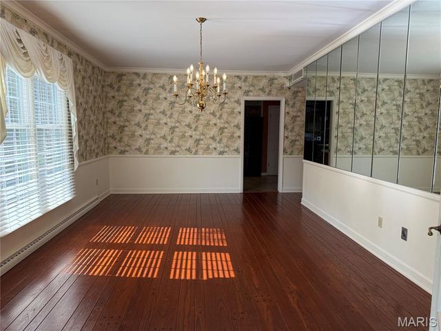 18994 Country Club Lane, Carlinville, IL 62626