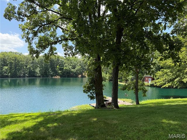 18994 Country Club Lane, Carlinville, IL 62626