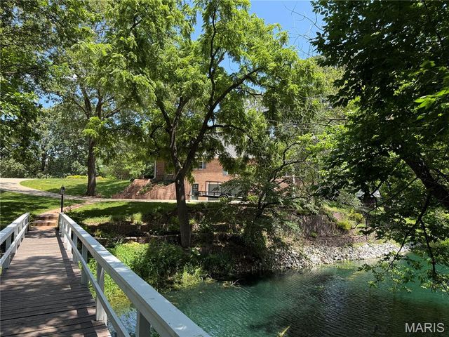 18994 Country Club Lane, Carlinville, IL 62626