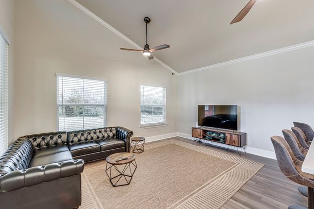 320 Woodside Trail, Waxahachie, TX 75165