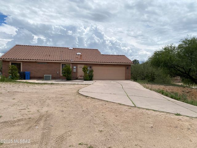920 W Mariposa Hills Drive, Nogales, AZ 85621