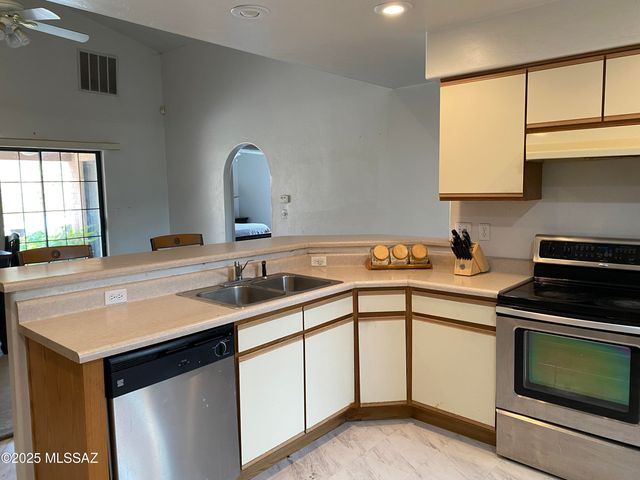 920 W Mariposa Hills Drive, Nogales, AZ 85621