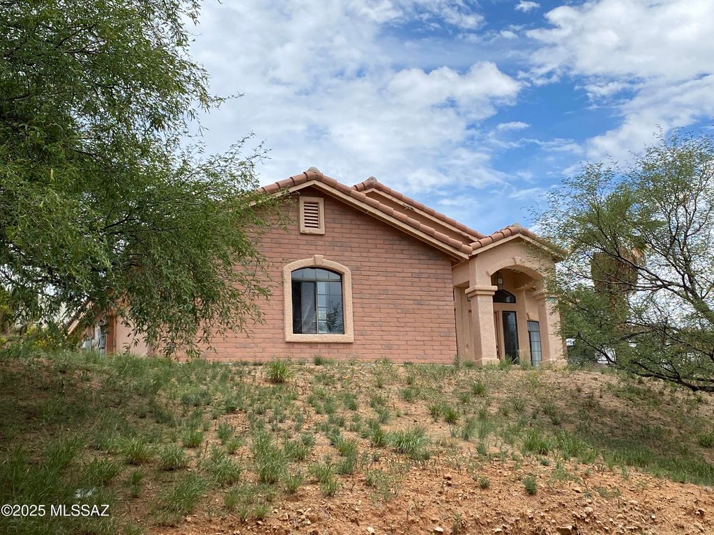 920 W Mariposa Hills Drive, Nogales, AZ 85621