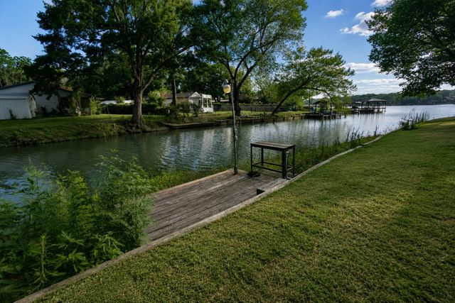 174 Lynn Creek Circle, Mabank, TX 75156