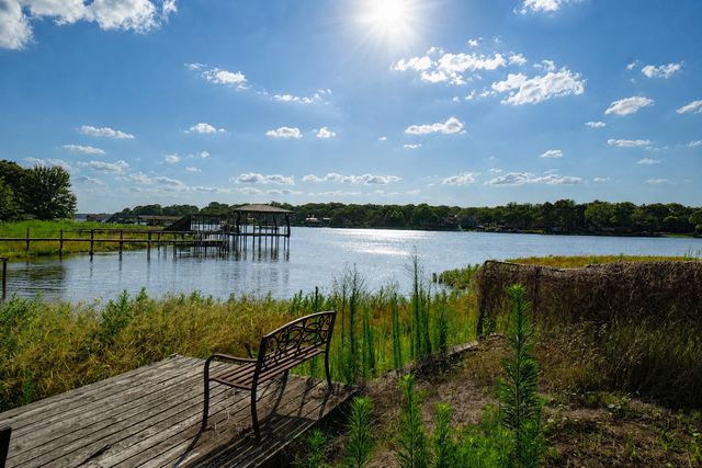 174 Lynn Creek Circle, Mabank, TX 75156