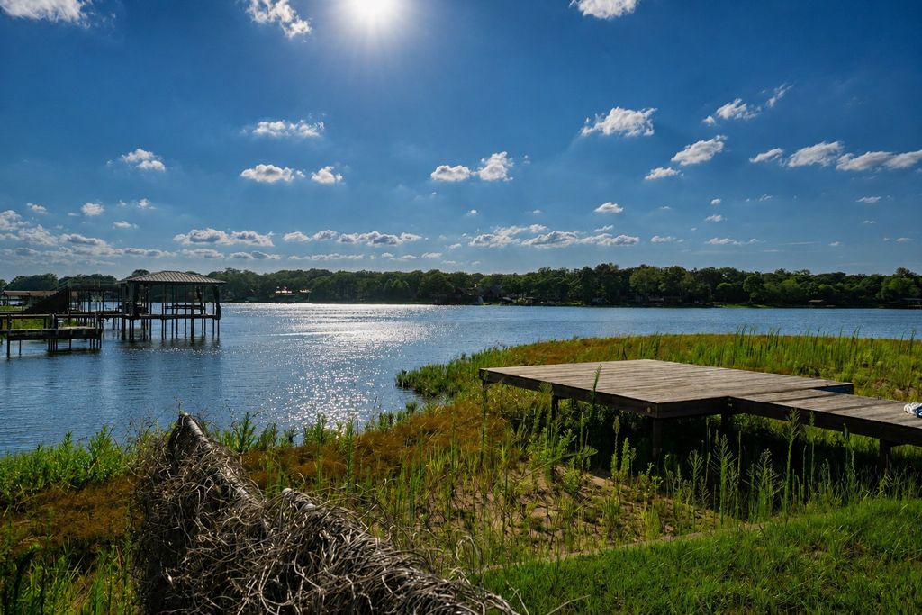 174 Lynn Creek Circle, Mabank, TX 75156