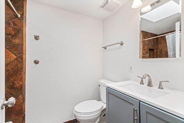 2501 N Indian Canyon Drive 631, Palm Springs, CA 92262