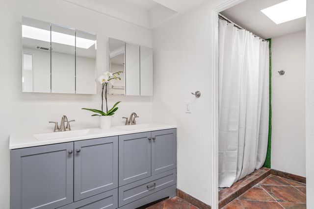 2501 N Indian Canyon Drive 631, Palm Springs, CA 92262