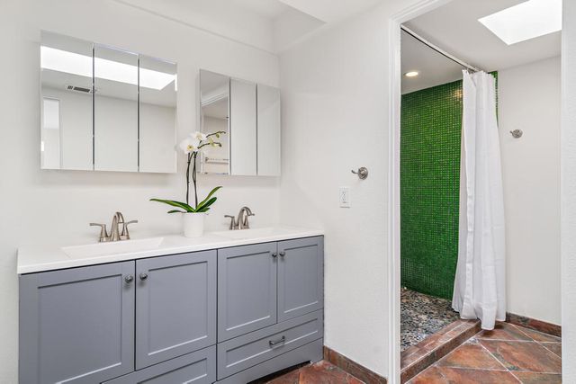 2501 N Indian Canyon Drive 631, Palm Springs, CA 92262