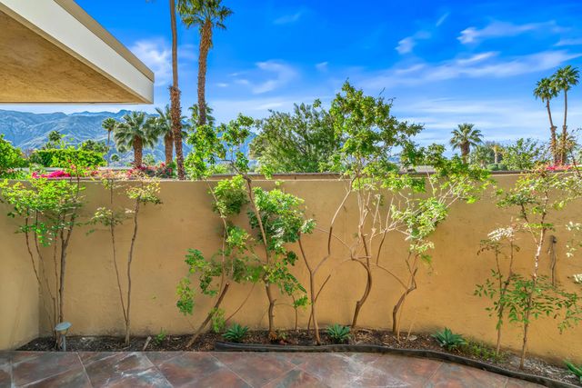 2501 N Indian Canyon Drive 631, Palm Springs, CA 92262