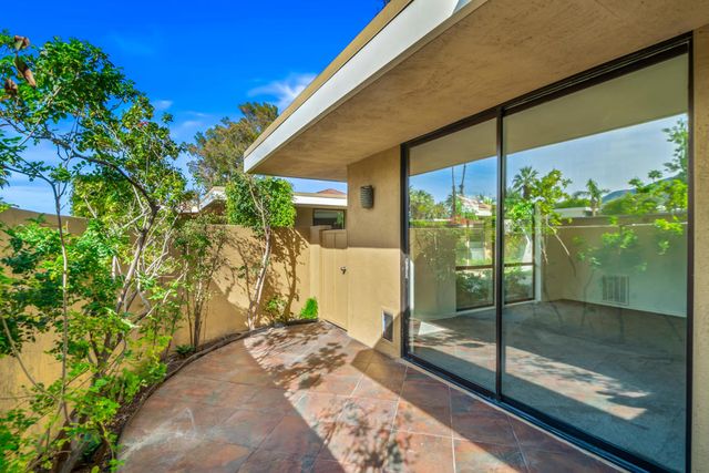 2501 N Indian Canyon Drive 631, Palm Springs, CA 92262