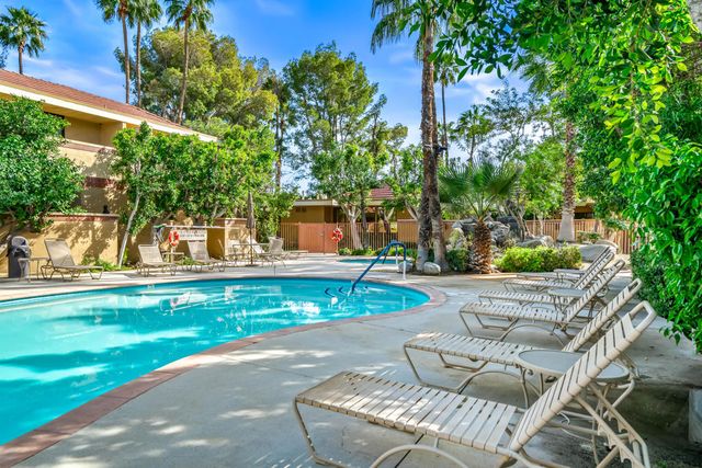 2501 N Indian Canyon Drive 631, Palm Springs, CA 92262