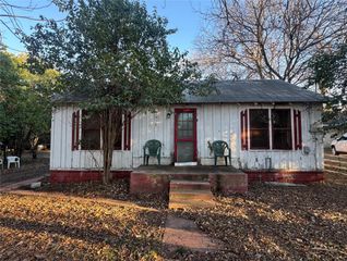 1017 Dailey ST, San Marcos, TX 78666