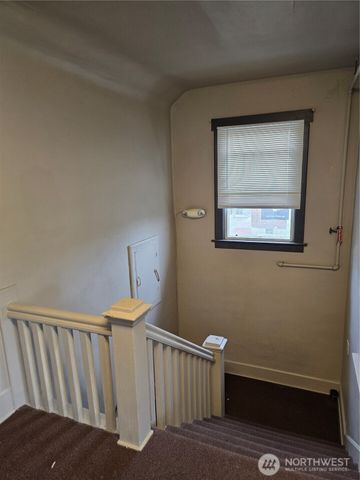 4738 17th Avenue NE, Seattle, WA 98105