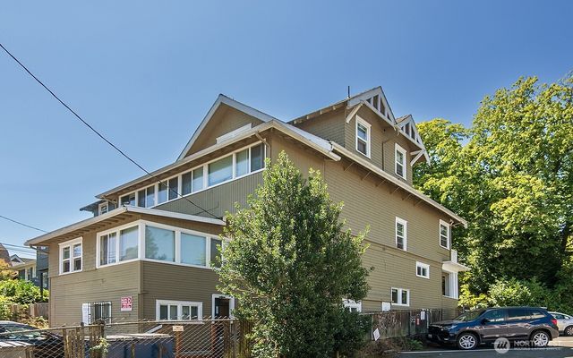 4738 17th Avenue NE, Seattle, WA 98105