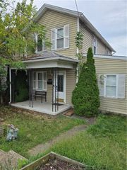 1618 W Railroad St, Heidelberg, PA 15106
