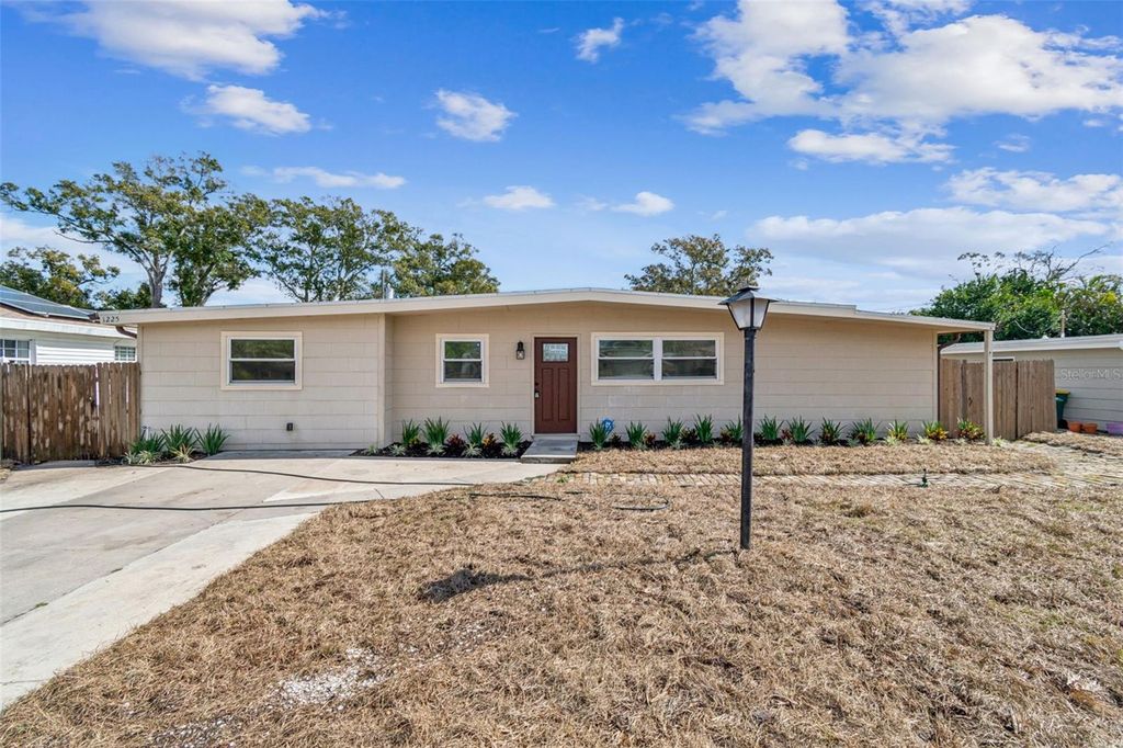 1225 LYNN AVENUE, Clearwater, FL 33755