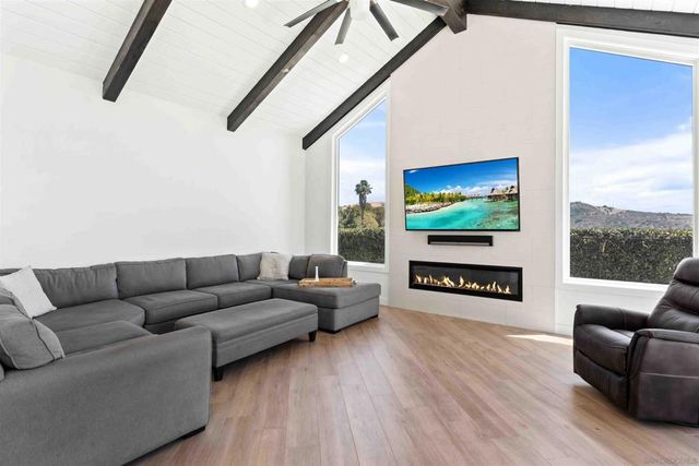 2370 Dos Lomas, Fallbrook, CA 92028