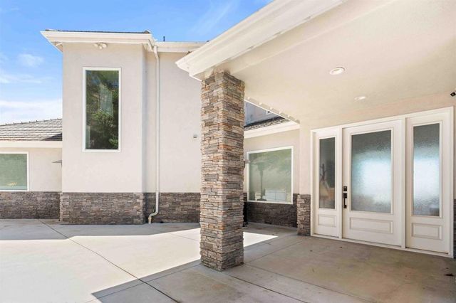2370 Dos Lomas, Fallbrook, CA 92028