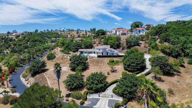 2370 Dos Lomas, Fallbrook, CA 92028