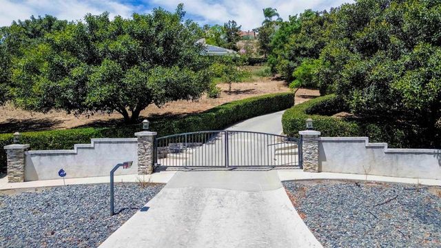 2370 Dos Lomas, Fallbrook, CA 92028