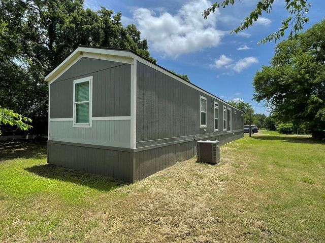 900 Quail Run, Seven Points, TX 75143